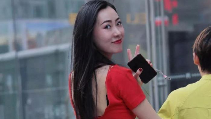 红色 红色的连衣裙, 展现自己的好身材!