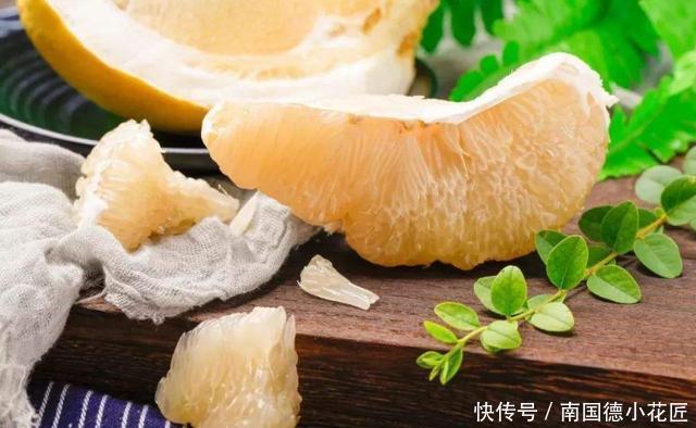 买到|买柚子时记住“4不要”,买到的柚子个个皮薄肉满,一挑一个准