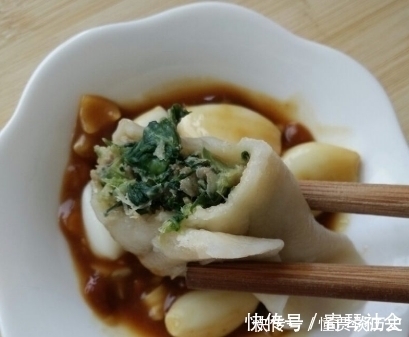 秋天一定不要错过这菜，用来做饺子馅，鲜嫩美味，韭菜馅都不如它
