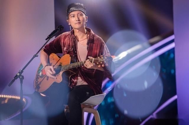 王菲|谢霆锋40岁生日，刻意布置成求婚现场，但王菲却不在乎