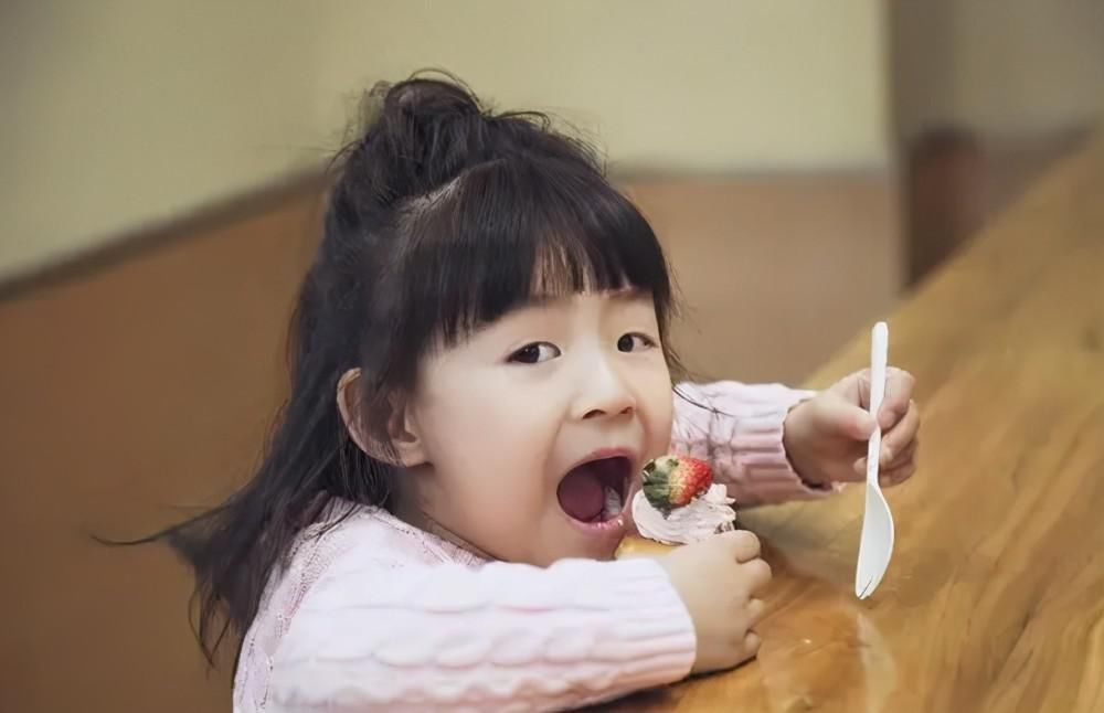 催熟|孩子在被“催熟”零食影响,这些零食上了“黑名单”,家长要注意