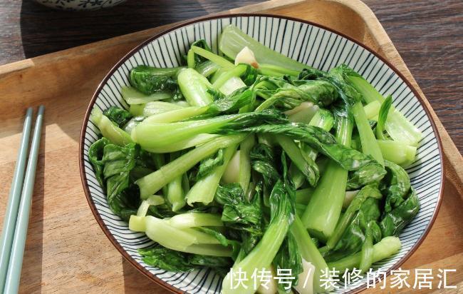 炒青菜也有技巧,掌握好2点,比洗了就炒好吃,口感脆嫩卖相好