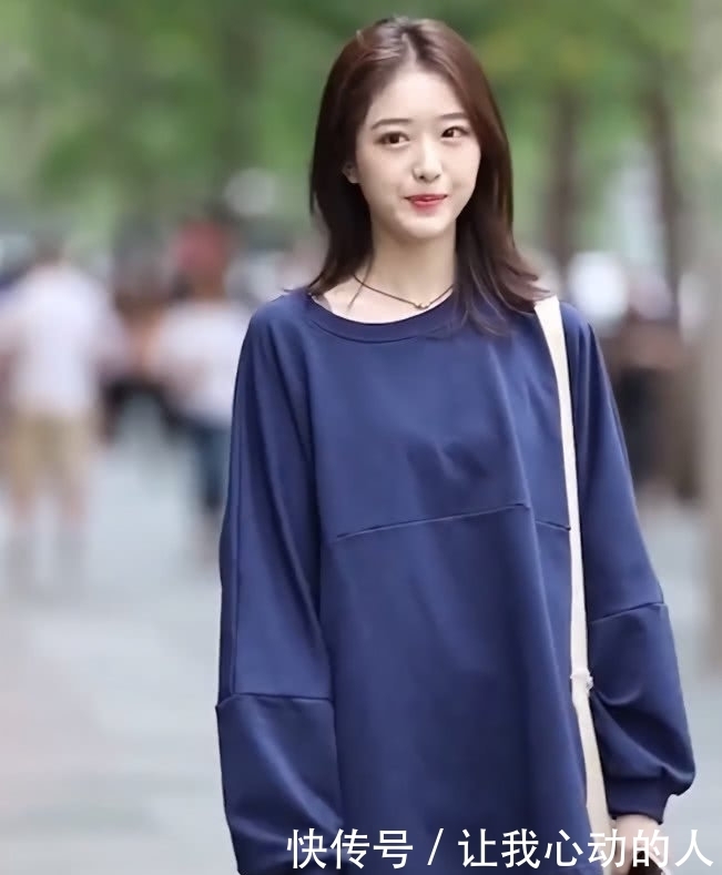 裤子|美女出门不穿长裤子,晒出双性感“牙膏腿”,不料膝盖的疤成亮点