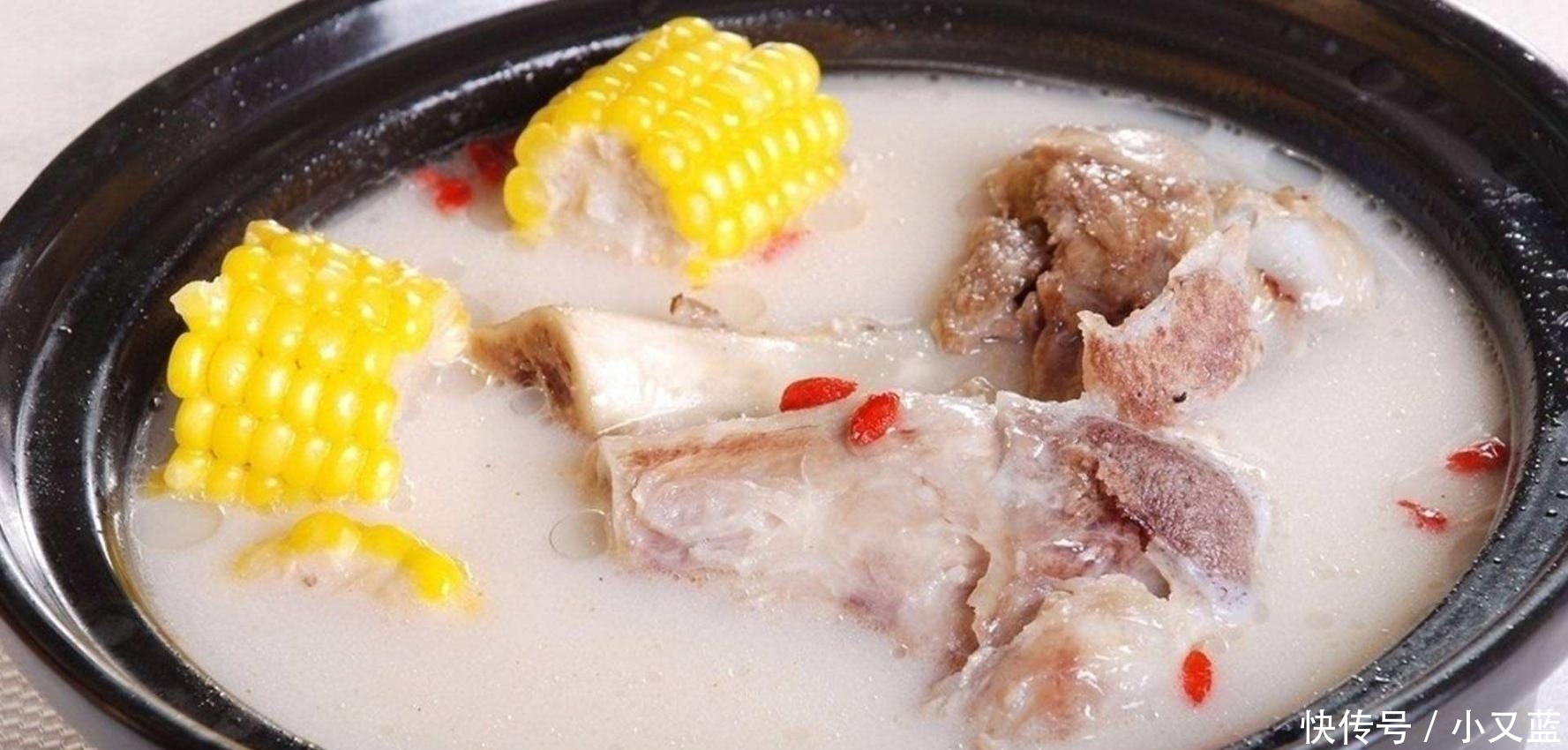 大骨头汤怎么熬又不腻? 只需要掌握这些技巧, 熬出来得汤白如牛奶, 营养又好喝