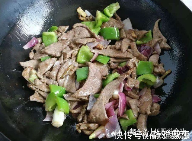 炒猪肝时,最“忌”直接下锅炒,老厨师教你一招,猪肝又嫩又滑