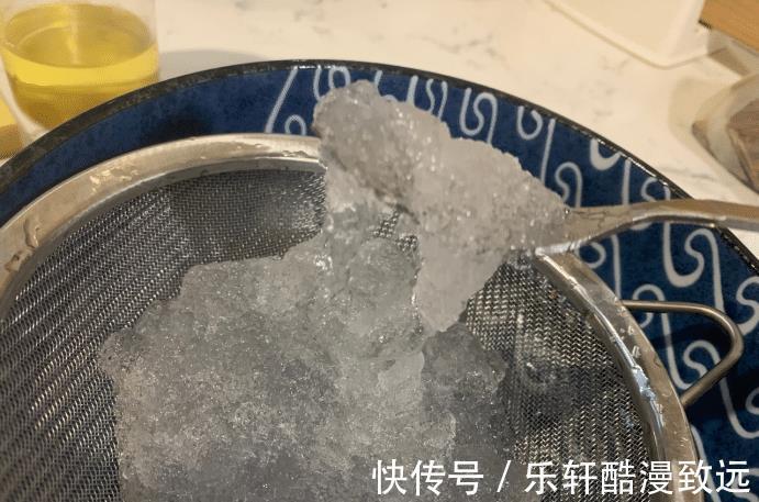 化妆品|女性要常喝的甜品，桃胶炖雪燕，美容养颜味道好