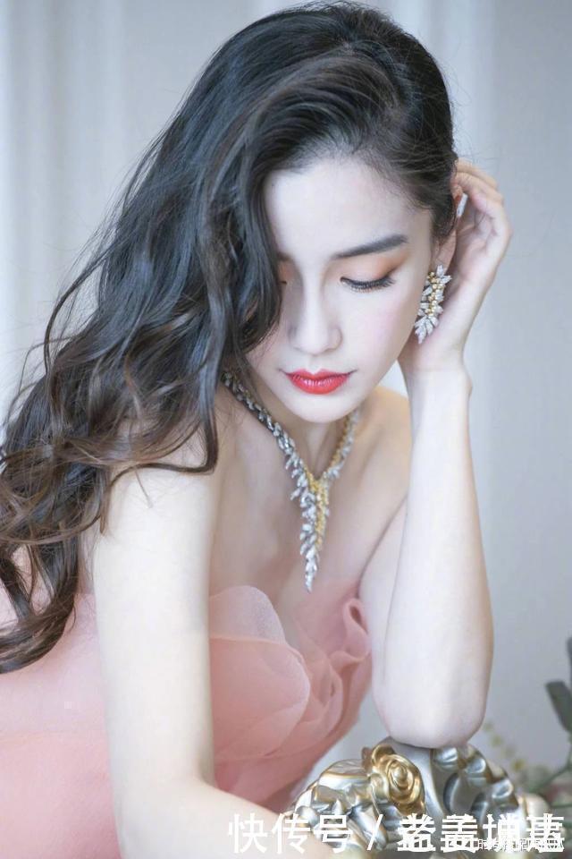 圆脸|根据脸型选发型！圆脸适合波波头，瓜子脸适合韩式发，时髦显脸小