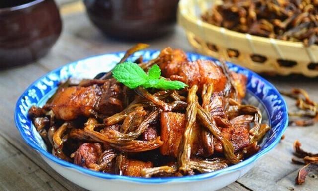 12月遇到这菜多买点，晒一晒冬天吃，补钙质，强身体