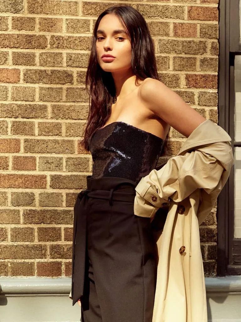  纸袋裤|别老穿阔腿裤了，今年秋冬这4条裤子最流行！