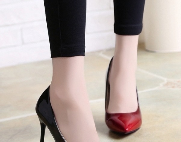 透气性 不是我吹，这种刚上新的高跟鞋，上脚保管让你穿出不一样的气质
