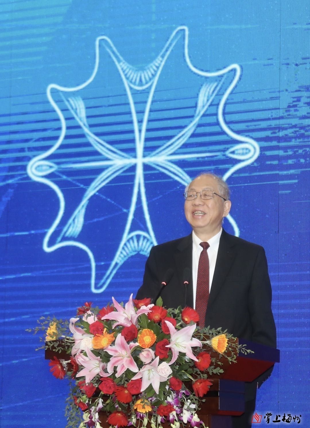 抒家|丘成桐院士作《蕉岭国际会议中心揭幕志》抒家国情怀