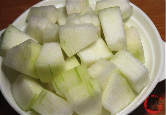 把冬瓜|夏天要多吃冬瓜,教你一个新吃法,比饭店的还好吃,出锅就被抢光