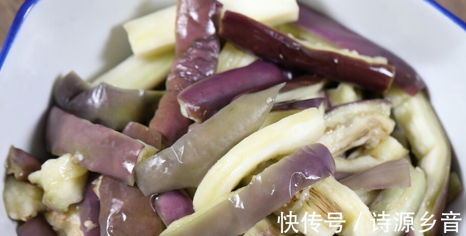 烧茄子|茄子吸油厉害,教您3个小技巧,茄子鲜嫩还不吸油,低脂好吃不腻!