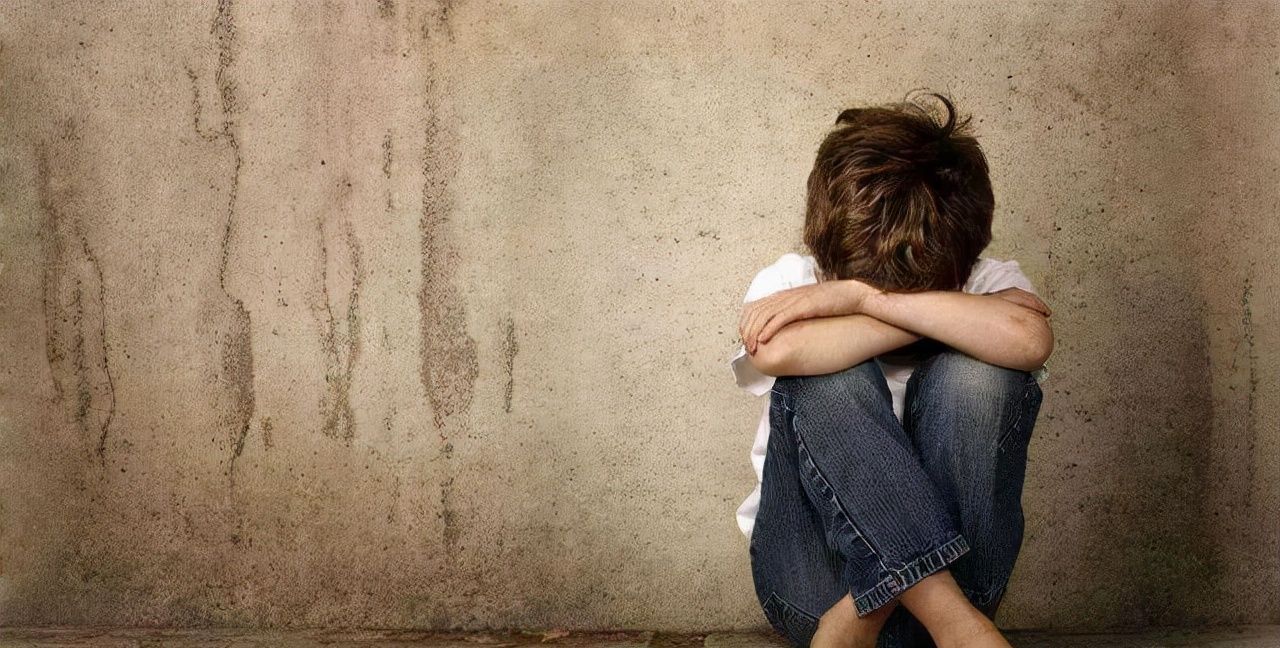 仆人|孩子被使唤,父亲意难平:为何家里的“大爷”在外成了“仆人”?