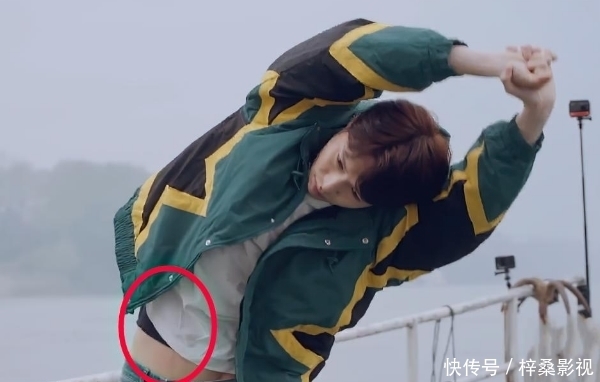 张艺兴 刘宪华刚回国,就传出张艺兴可能退出《向往》,疑似腰伤复发