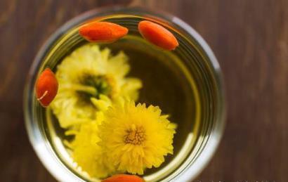 高血压的祸根找到了,谨记:晨起3要,睡前2不要,血压稳如山