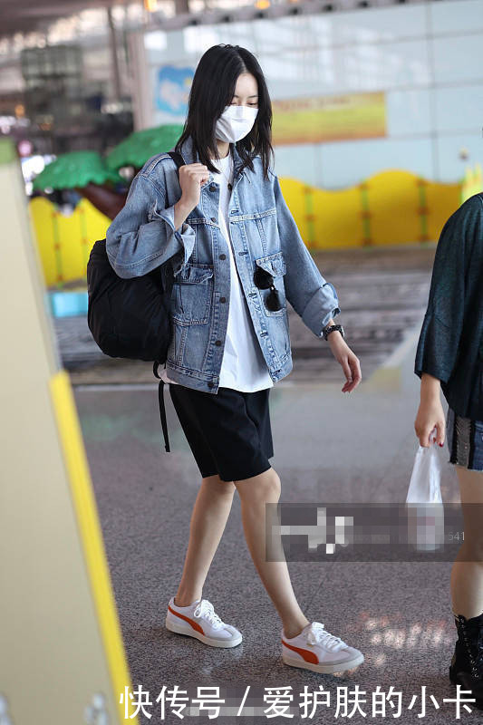 刘雯|刘雯中性风穿搭太赞，牛仔服配大短裤简约时尚，清爽干净真帅气