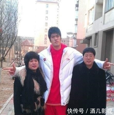 梁云天|中国女篮梁天云:身高1米97,因情伤退役,嫁农村小伙被宠成宝