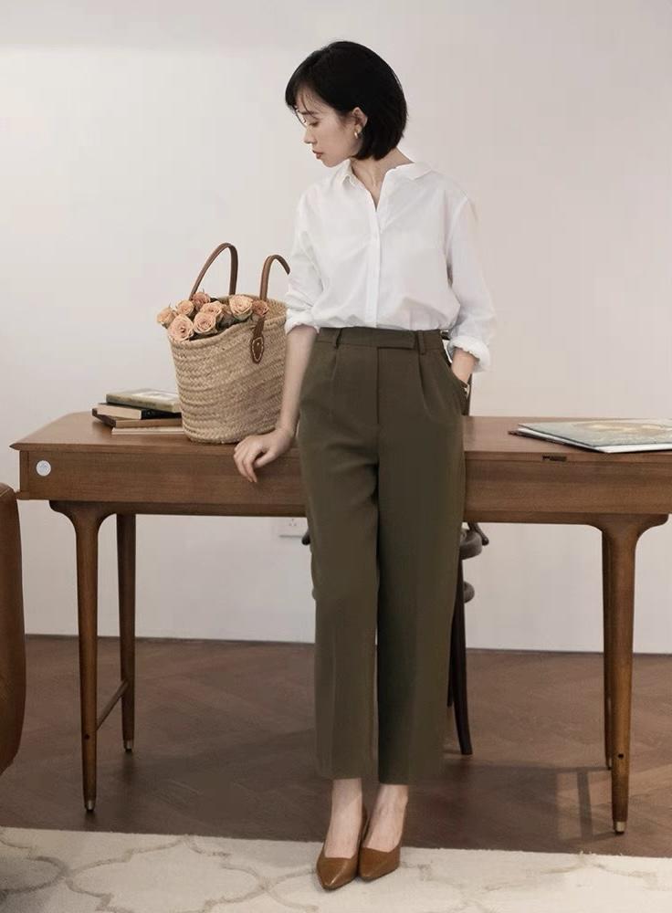 大地色|衣橱里一定要有一条“阔腿裤”,时髦精都爱,让你轻松穿出高级感