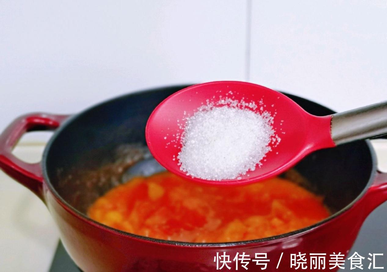 一锅暖暖的番茄炖牛腩，滋补有营养，番茄浓郁牛腩鲜香