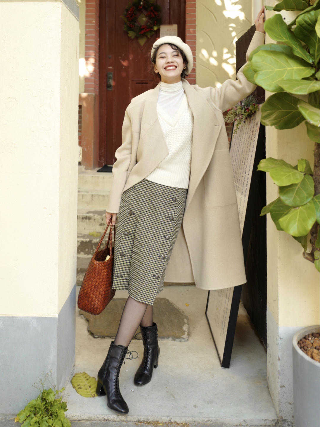 cp 寒冬一定穿半裙+靴子,不仅优雅时尚,有气质,让你遇见美好
