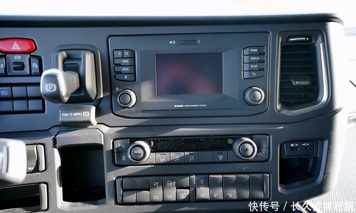 斯堪尼亚|斯堪尼亚在国内销量最好的牵引车，G500这配置你满意吗？