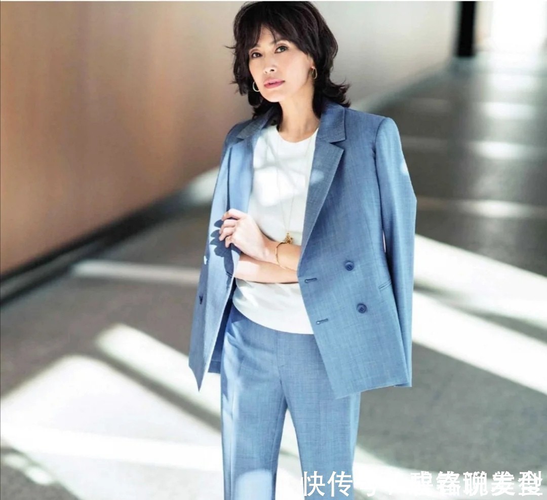 裤型 五十岁女人搭配秋装,要记牢“3穿3不穿”,优雅得体又与众不同