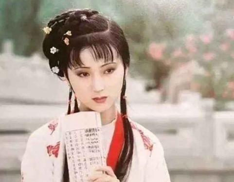 薛家#都是大臣之女,为何薛宝钗都得去选秀,林黛玉却不用!