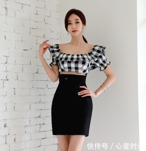 包臀裙|女神孙允珠高清时尚搭配:花束格纹层叠梦蕊黑白包臀裙