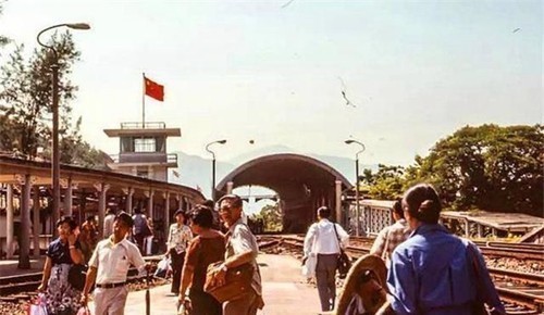 中国|中国第一女飞贼:拜高僧为师,靠轻功绝技飞檐走壁,24岁命丧黄泉