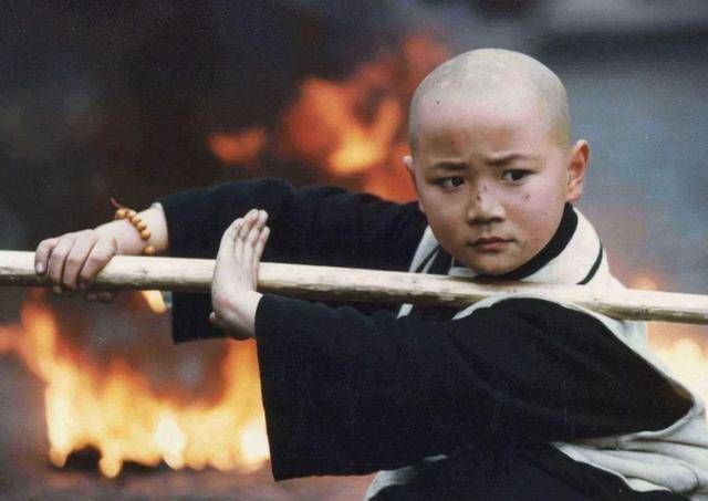 趙薇|過氣的“最后一名”?爾冬升主動(dòng)要求聯(lián)系,陳凱歌贊賞不加掩飾