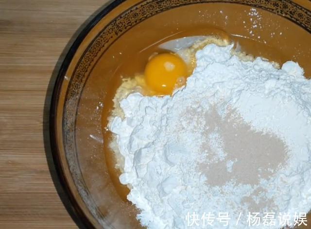 健康|不加泡打粉，不用巩，教你做健康油条，2个关键步骤，蓬松又酥脆