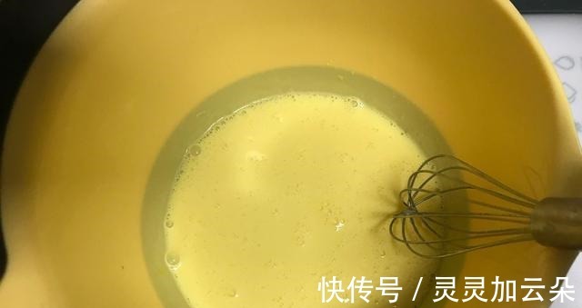 蛋黄|别去甜品店了,在家尝试着做这款无水蛋糕,口感细腻吃着放心!