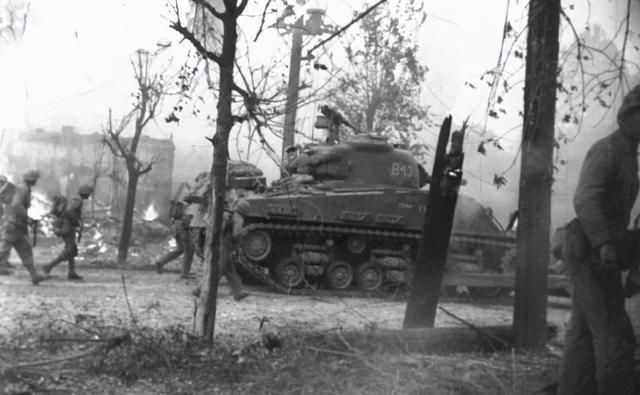 韩军第|韩军眼中的云山战役：美军打了1.3万发炮弹，美军中校抱头痛哭