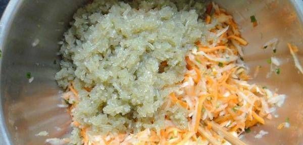 炸萝卜丸子,不要只用面粉和胡萝卜再加上这种,丸子就更香了