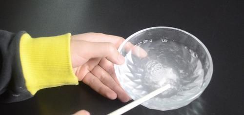 白墙脏了不用重新刷, 教你一个窍门, 简单一擦, 立马干净如新