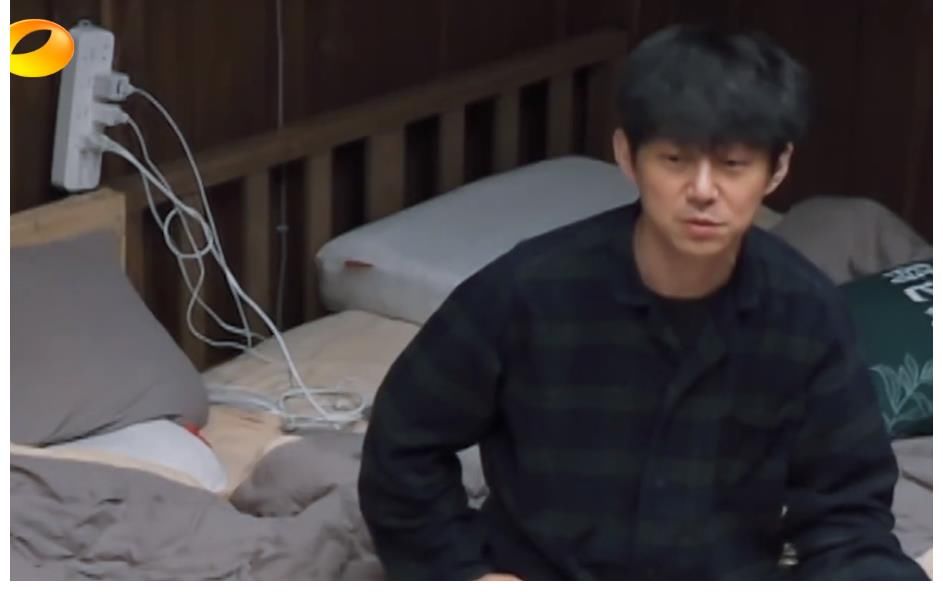 向往的生活|张艺兴唱《征服》副歌,那英的眼神是对他能力的最大肯定!