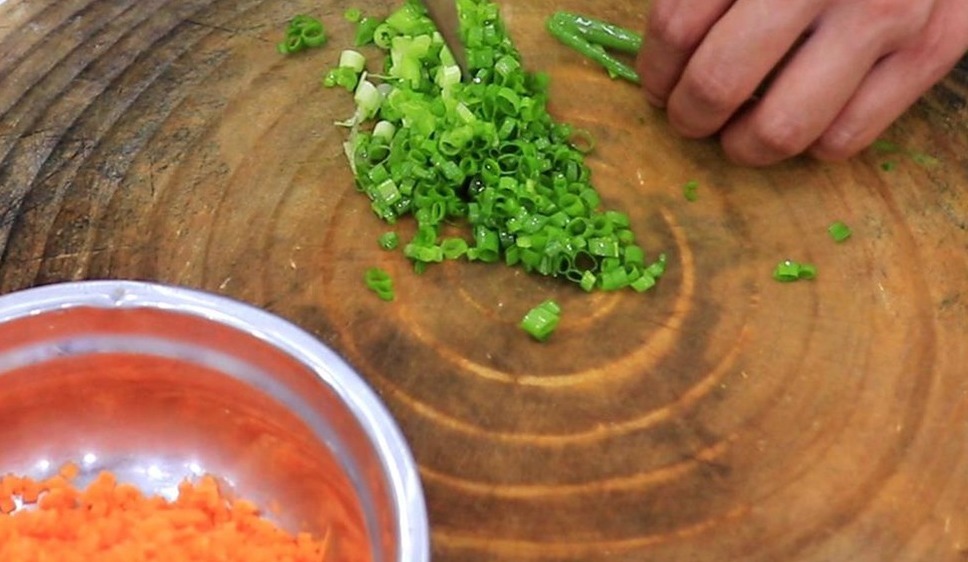 油炸南瓜条，这样做在饭店都买不到，甜而酥软，做法简单还省钱！