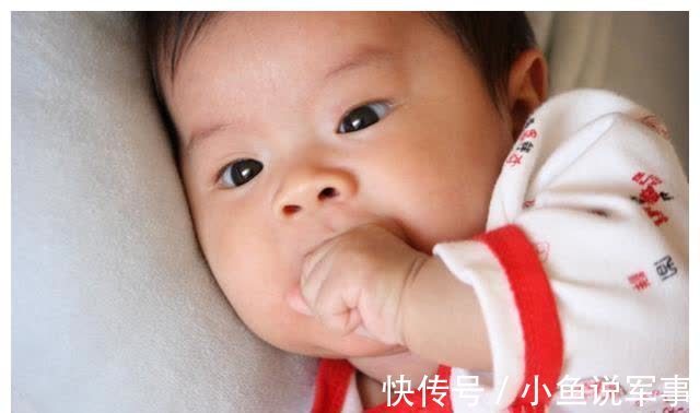 发育|宝宝的大脑发育,有没有具体的信号?心理学:从“手”就能看出来