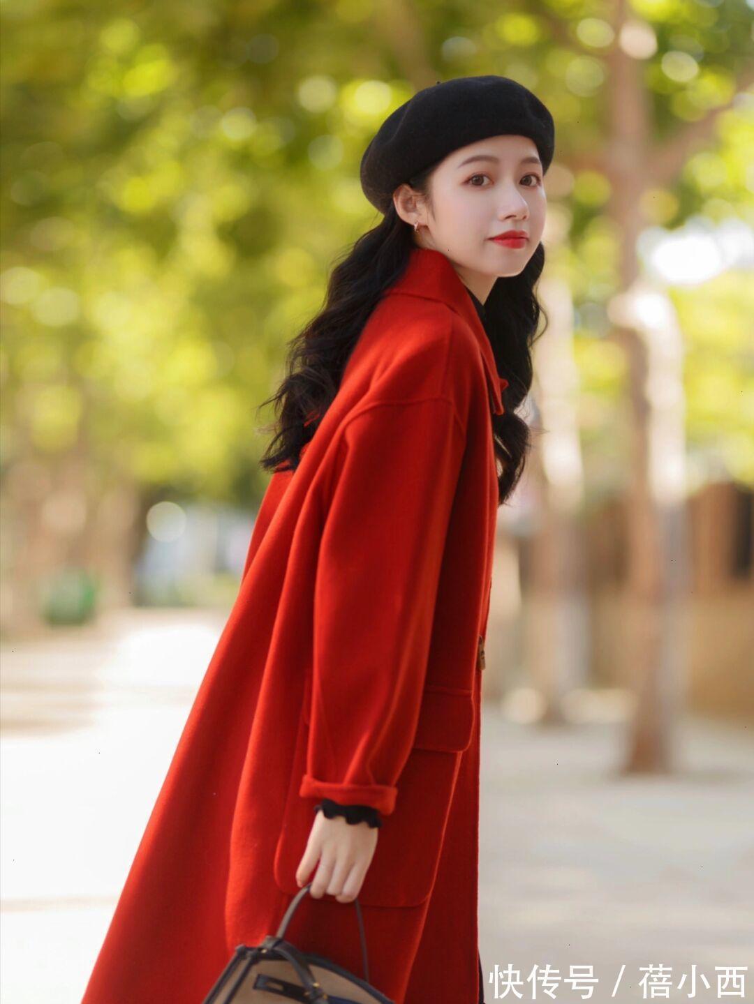 搭配 冬季还是穿“红色大衣”最时髦,搭配黑色或白色,但靠配色就赢了