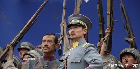 父亲|母亲离世,子女从家中找到一位名将照片,由此才揭开她的真正身份!