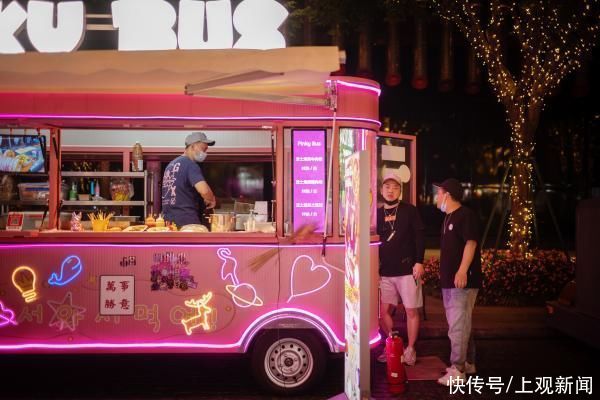 夜市|逛吃大全：新一期的“外滩枫径”，满足对夜市的所有想象……