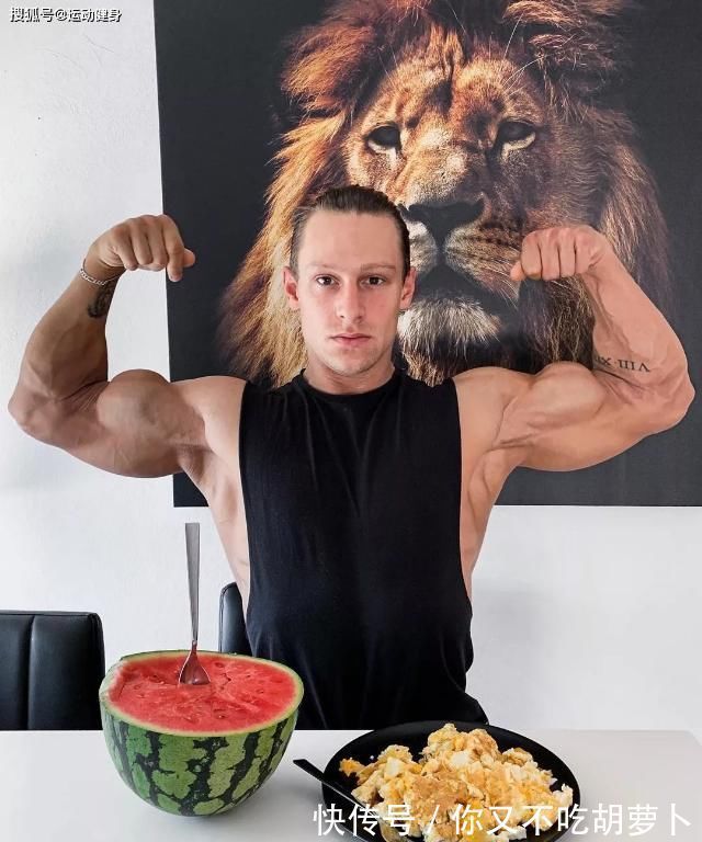 撸铁|臂围45cm,二头肌似小山包的猛汉奶爸,还自带肌肉抽筋绝活