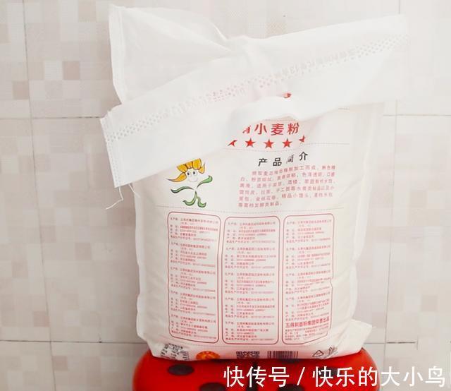 磨坊|夏天面粉里容易生虫，磨坊老板教我这样做，面粉放一年都不结块