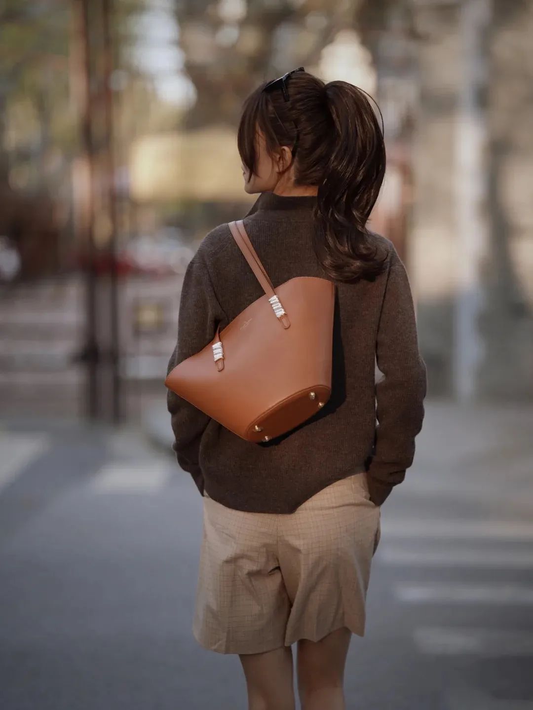 bilibili|别再披头散发了！这3个发型小技巧显嫩又高级