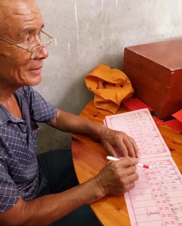 农村|带城里媳妇回农村喝喜酒,花了30份子钱,一上菜她哭了