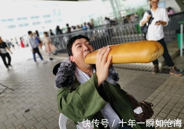 cos|漫展的奇葩COSPLAY合集:坂本大佬一枝独秀,老干妈COS“有内味”