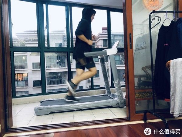 腾讯|二丁目的健身日记 篇八：缓解关节压力，减少占地面积--亿健精灵X6跑步机