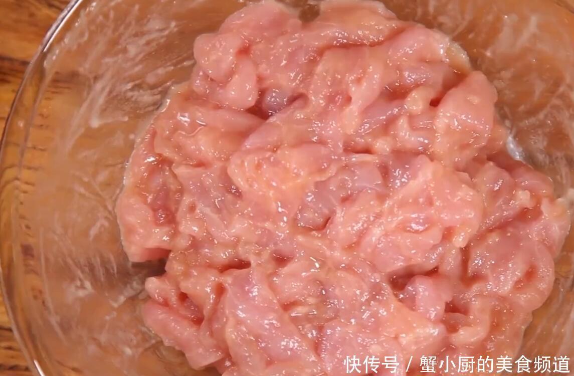 版水|教你家常版水煮肉片,肉片滑嫩无比,鲜香入味,几分钟就能搞定