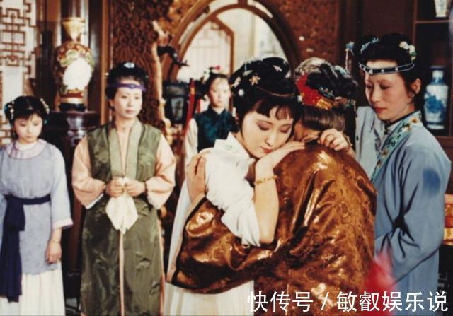 贾母&林黛玉住处窗纱旧了,贾母凭啥责备王夫人?王熙凤的反应才是经典